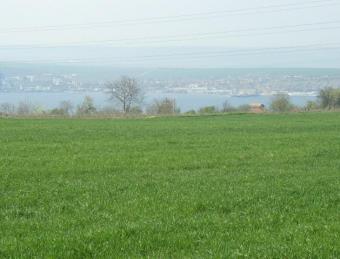 Plot with panoramic lake views Varna